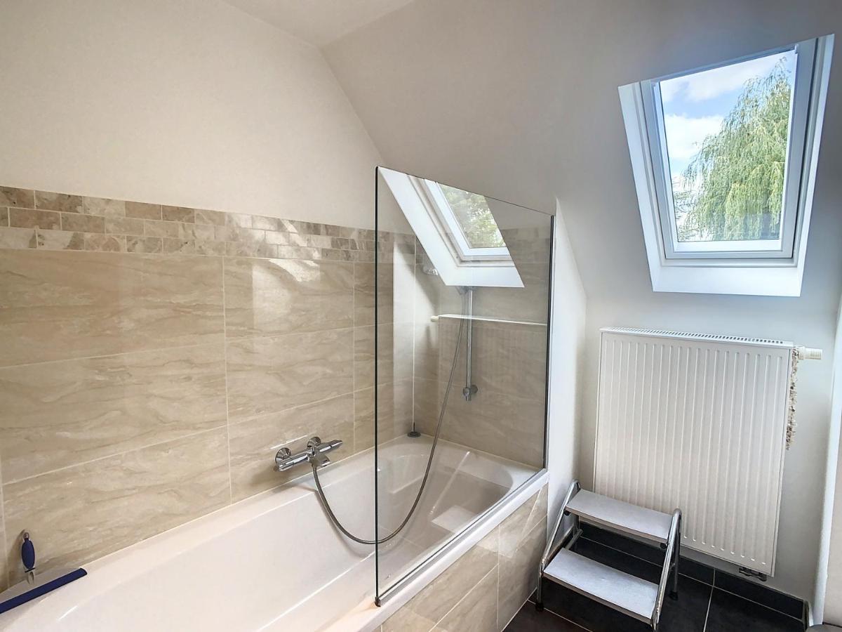 Au Calme - Duplex 3 Ch - 5 Pers Avec Piscine Interieure 32c Namur - 5 Min E42 Sortie 12 Namur Ouest Apartment