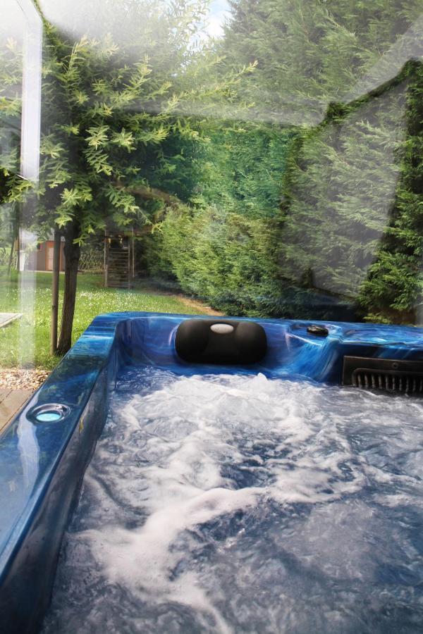 Au Calme - Duplex 3 Ch - 5 Pers Avec Piscine Interieure 32c Namur - 5 Min E42 Sortie 12 Namur Ouest * Floreffe